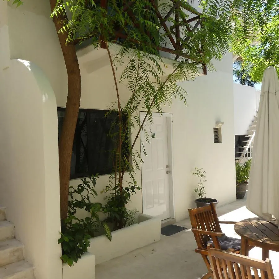Estudios 14 Bis Playa del Carmen 0*,  Meksika